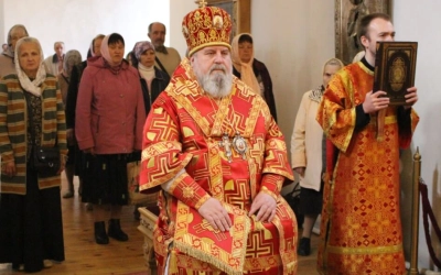 В день Радоницы Епископ Сергий совершил Божественную литургию