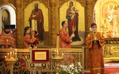 В день Радоницы Епископ Сергий совершил Божественную литургию