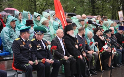 Преосвященнейший Епископ Сергий принял участие в параде Победы