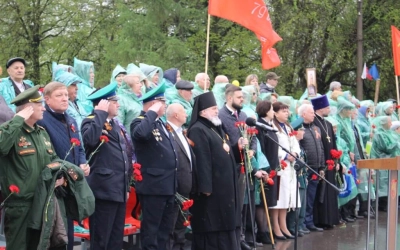 Преосвященнейший Епископ Сергий принял участие в параде Победы