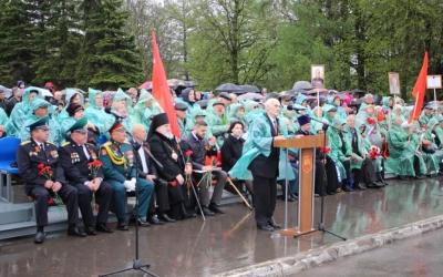 Преосвященнейший Епископ Сергий принял участие в параде Победы