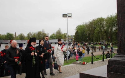 Преосвященнейший Епископ Сергий принял участие в параде Победы