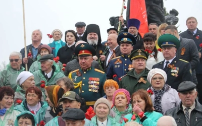 Преосвященнейший Епископ Сергий принял участие в параде Победы