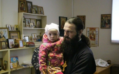 Архипастырь встретился с семьёй погорельцев