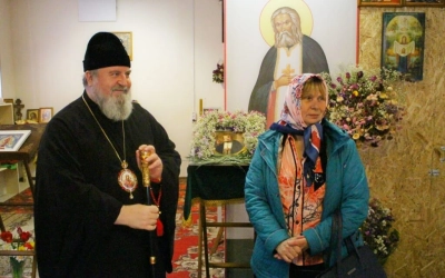 Архипастырь встретился с семьёй погорельцев