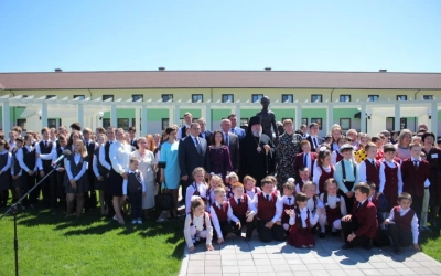 Епископ Сергий принял участие в торжественном открытии скульптурной композиции, посвященной первой у