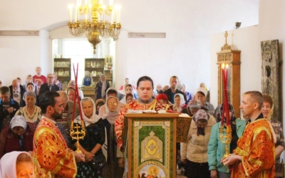 В день памяти Святителя Николая Чудотворца епископ Сергий возглавил Божественную Литургию