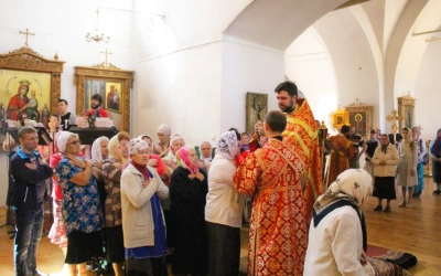 В день памяти Святителя Николая Чудотворца епископ Сергий возглавил Божественную Литургию