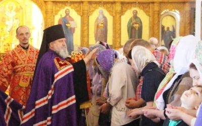 В день памяти Святителя Николая Чудотворца епископ Сергий возглавил Божественную Литургию