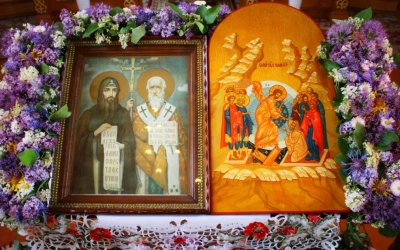 праздничное богослужение в храме Равноапостольных Мефодия и Кирилла п. Угра