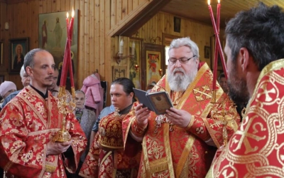 праздничное богослужение в храме Равноапостольных Мефодия и Кирилла п. Угра