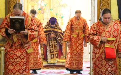 Епископ Сергий возглавил Божественную литургию в Свято-Троицком кафедральном соборе