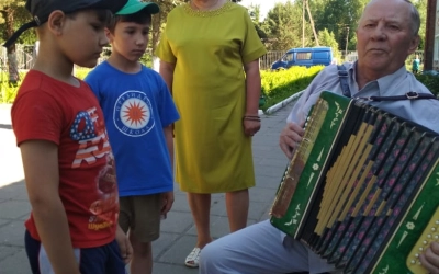 детей из приюта