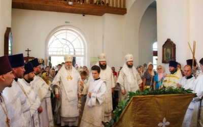 Епископ Сергий принял участие в Богослужении, в годовщину упокоения архимандрита Аркадия