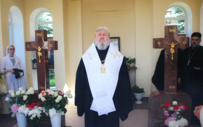 Епископ Сергий принял участие в Богослужении, в годовщину упокоения архимандрита Аркадия