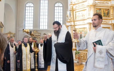 Епископ Сергий принял участие в Богослужении, в годовщину упокоения архимандрита Аркадия