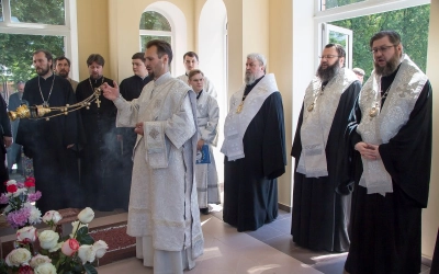 Епископ Сергий принял участие в Богослужении, в годовщину упокоения архимандрита Аркадия