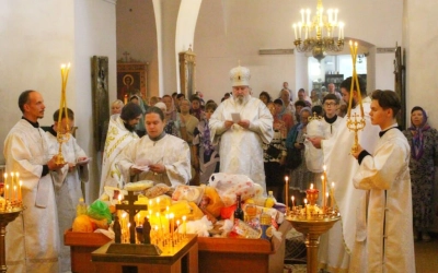 Архиерейское богослужение в Троицкую родительскую субботу