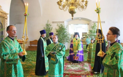 Всенощное бдение накануне дня Святой Троицы-Пятидесятницы