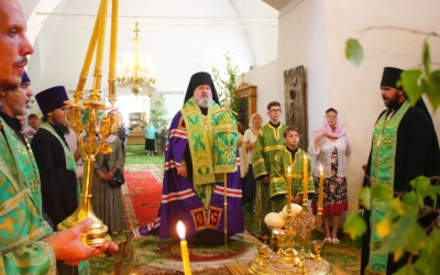 Всенощное бдение накануне дня Святой Троицы-Пятидесятницы