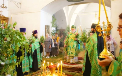 Всенощное бдение накануне дня Святой Троицы-Пятидесятницы