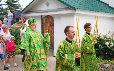 Архипастырское служение в День Святого Духа