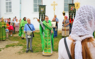 Архипастырское служение в День Святого Духа