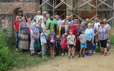 Крестный ход к храму Святой Троицы д. Федяево