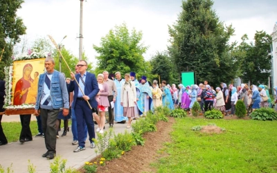 Праздничная Божественная литургия в день Тихвинской иконы Божией Матери