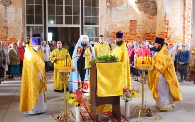 Архиерейское Богослужение в храме Петра и Павла г. Вязьмы