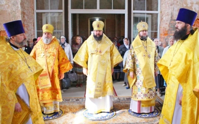 Архиерейское Богослужение в храме Петра и Павла г. Вязьмы