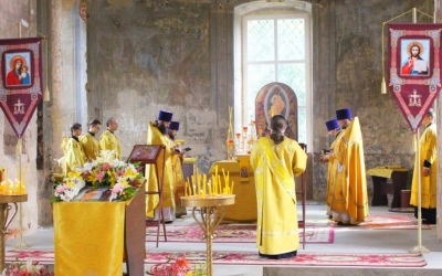 Архиерейское Богослужение в храме Петра и Павла г. Вязьмы