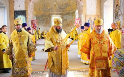 Архиерейское Богослужение в храме Петра и Павла г. Вязьмы