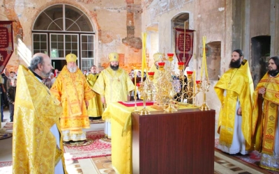 Архиерейское Богослужение в храме Петра и Павла г. Вязьмы