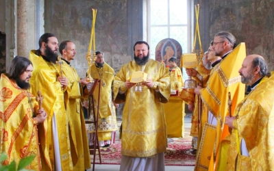 Архиерейское Богослужение в храме Петра и Павла г. Вязьмы