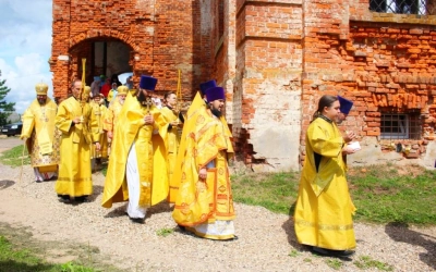 Архиерейское Богослужение в храме Петра и Павла г. Вязьмы