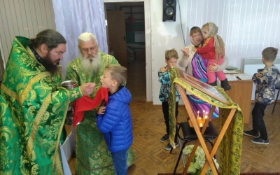 Праздничная Божественная литургия в д. Бекрино Гагаринского района