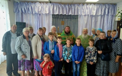 Праздничная Божественная литургия в д. Бекрино Гагаринского района