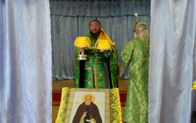 Праздничная Божественная литургия в д. Бекрино Гагаринского района