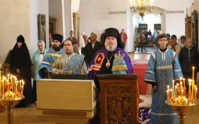 Божественная литургия в Неделю 5-ю по Пятидесятнице, в день воспоминания явления иконы Пресвятой Бог