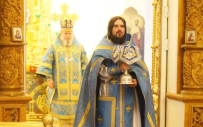 Божественная литургия в Неделю 5-ю по Пятидесятнице, в день воспоминания явления иконы Пресвятой Бог