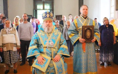 праздничная Божественная литургия в храме Преображения Господня с. Липецы