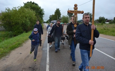 Крестный ход и престольный праздник в Ельне