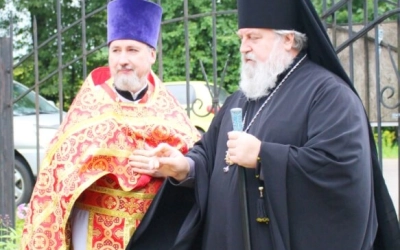 Праздничная Божественная литургия в храме Великомученика и Целителя Пантелеимона с. Издешково