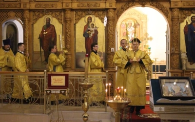 Епископ Вяземский и Гагаринский Сергий возглавил Божественную литургию в Свято-Троицком кафедральном