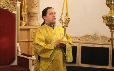 Епископ Вяземский и Гагаринский Сергий возглавил Божественную литургию в Свято-Троицком кафедральном
