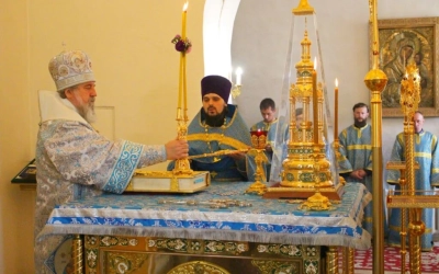 Епископ Сергий совершил Божественную литургию в день празднования Успения Пресвятой Богородицы