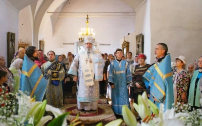 Епископ Сергий совершил Божественную литургию в день празднования Успения Пресвятой Богородицы