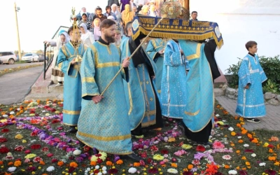 Чин погребения Плащаницы Пресвятой Богородицы