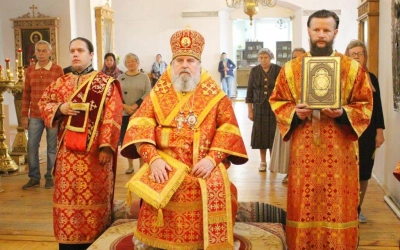 Архиерейское богослужение в день памяти Сщмч. Макария (Гневушева)